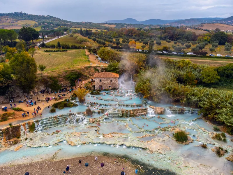 Acque Libere: I Borghi Termali Dimenticati dell'Italia Interna dove il Benessere Costa Ancora Poco